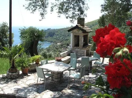 Nikatsas No 4 Tatil Evi Kerasa